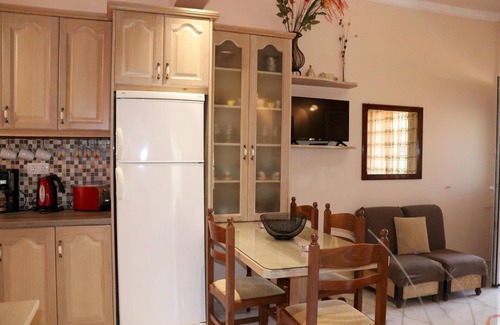 Skala Apartment | Beachfront Apartment with Pool & Terrace in Paramonas