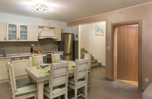 Cove Donja Krusica (Donje selo) Apartment | Comfortable Holiday Apartment Donje Selo for Families