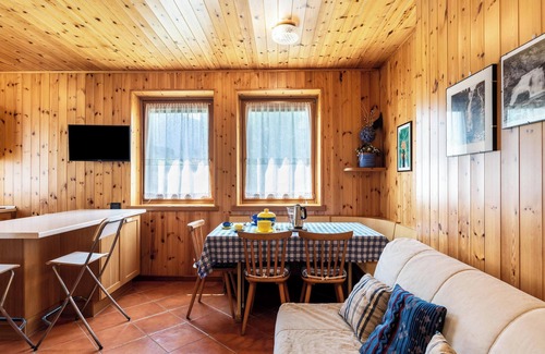 Pinzolo Apartment | Inviting Holiday Apartment "Dolomiti di Brenta" with Wi-Fi