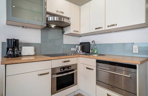Langenargen Apartment | Lakefront Holiday Apartment “EG3” at Heinemann Guest House