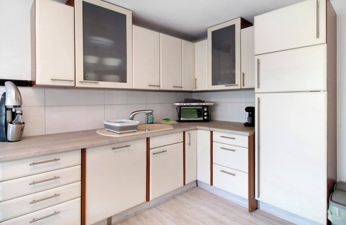 Bechlingen Apartment | Guest Rated: 10/10 Holiday Apartment with Lake View & Terrace