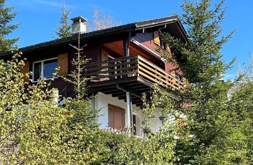 Emmetten Ski Chalet | Comfortable Emmetten Holiday Apartment for 4-5 Guests