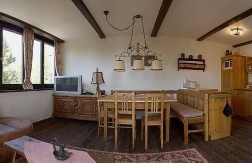 Reichenau Apartment | Cozy Holiday Apartment Falkertsee for 6 with Great Amenities