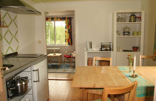 Gamleby Apartment | Family-Friendly Holiday Apartment with Pool & Kitchen Access