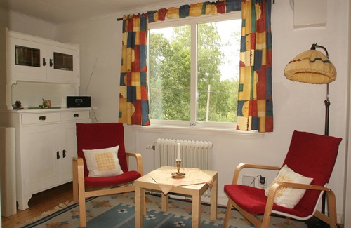 Gamleby Apartment | Family-Friendly Holiday Apartment with Pool & Kitchen Access