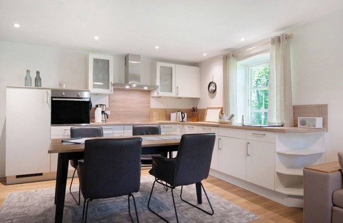 Oldenswort Apartment | Relax at Fewo 5: Private Terrace & Coastal Garden Oasis