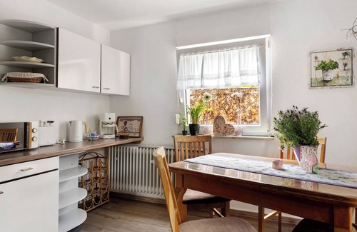 Bensheim Apartment | Beautiful Apartment 'Fewo Sartorius' with Terrace & Wi-Fi