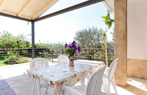 Rtina Apartment | Seaside Retreat: First Realms Holiday Apartment Experience