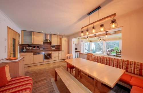 Tux Apartment | Ideal 2-3 Room Vacation Apartment with Breakfast Included