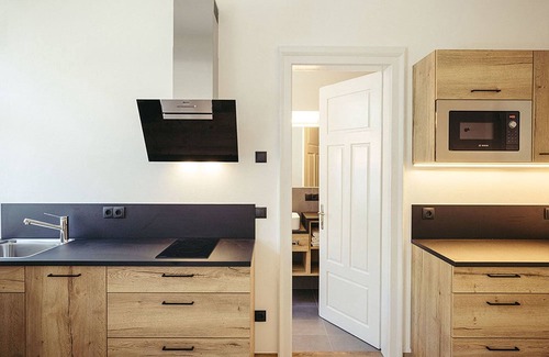 Lagundo Apartment | Scenic Apartment 'Freienfeldhof Pink Lady' with Garden Access