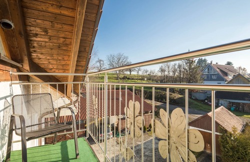 Goppertsweiler Apartment | Scenic Holiday Apartment “Friedrichshafen” by Lake Constance