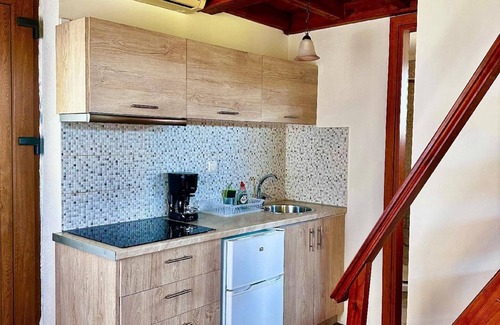 Pyrgos House | Cozy Holiday Apartment Leventochori with Ocean View & Kitchen