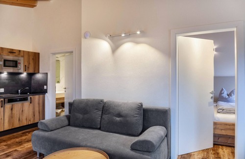 Ehrwald Apartment | Mountain View Holiday Apartment with Balcony & Pet-Friendly