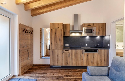 Ehrwald Apartment | Mountain View Holiday Apartment with Balcony & Pet-Friendly