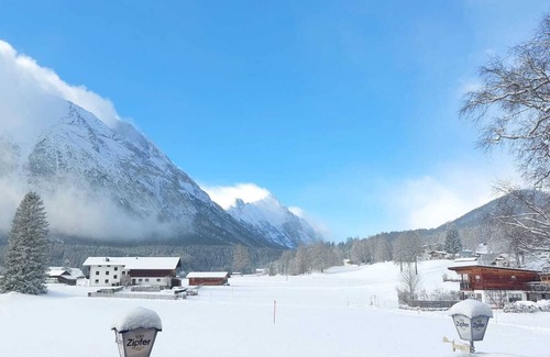 Leutasch Apartment | Comfortable Holiday Apartment with Mountain View & Balcony