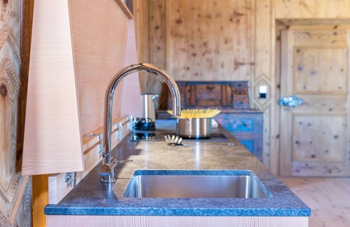 Petersberg Apartment | Mountain View Retreat: Apt Zirbe with Balcony & Spa