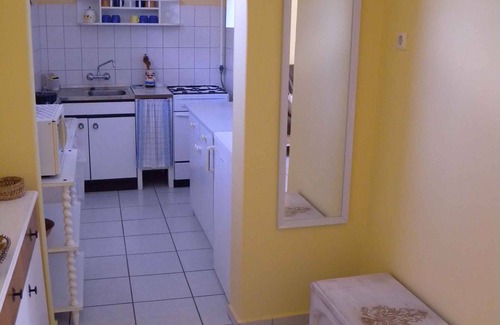 Balatonbereny Apartment | Cozy Holiday Apartment with Garden & Barbecue for Families