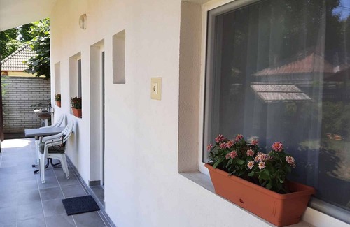 Balatonboglar Apartment | Cozy Holiday Apartment with Oceanfront View & Air Conditioning