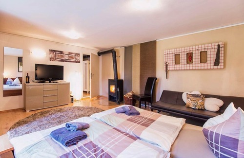 Mensfelden Apartment | Cozy Holiday Apartment in Hünfelden for Up to 7 Guests