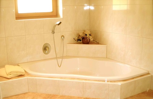 Stummerberg Apartment | Tranquil Holiday Apartment near Zillertal Mountains, Rated 9.8