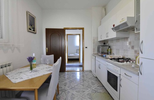 Valica Apartment | Tranquil Holiday Apartment with Oceanfront Views