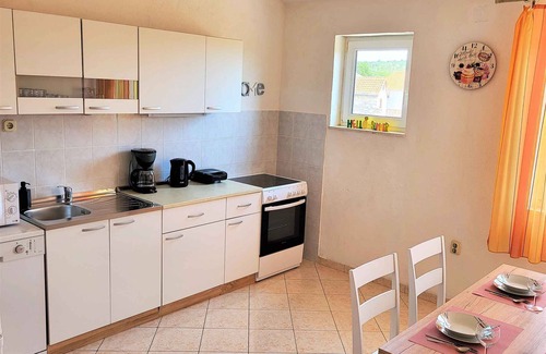 Primosten Burnji Apartment | Idyllic Holiday Apartment with Ocean View and Spa