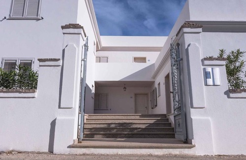 Orosei Apartment | Central Orosei Holiday Apartment with Oceanfront Amenities