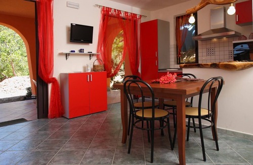Santo Stefano Apartment | Cozy Holiday Apartment Gioiosa Marea with Ocean View