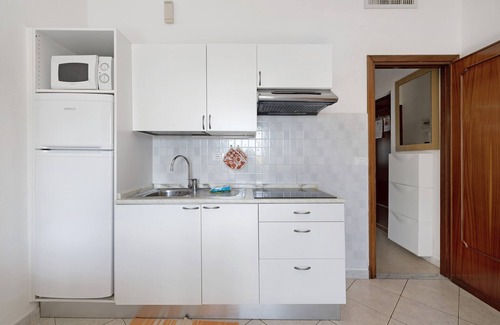 Pietra Ligure Apartment | Oceanfront Holiday Apartment "Numero 14" with Balcony & Wi-Fi