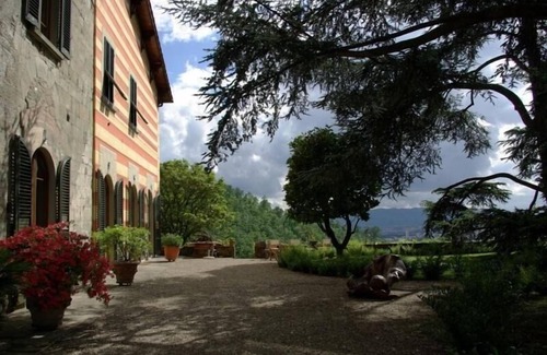 Pistoia Apartment | Cozy Twin House in Pistoia for 2-6 Guests with Pool