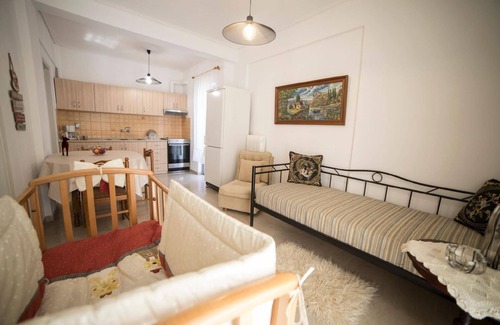 Kalambaka Apartment | Spacious Holiday Apartment in Kalabaka for Up to 7 Guests