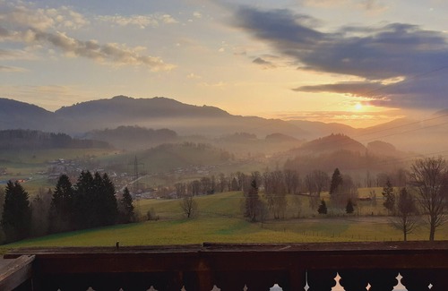 Goldegg Apartment | Scenic Holiday Apartment "Knollgut Buchberg" with Views