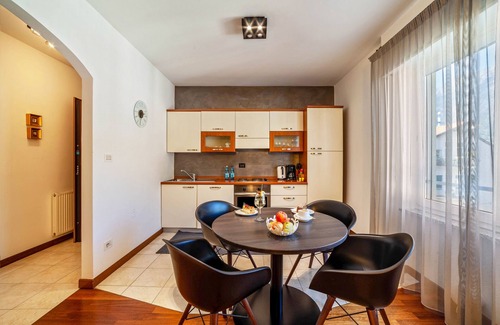 Merano Historic Center Apartment | Oceanfront Apartment 'König - The King 4th' with Balcony