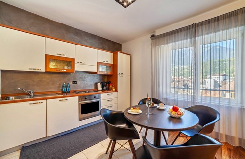 Merano Historic Center Apartment | Oceanfront Apartment 'König - The King 4th' with Balcony
