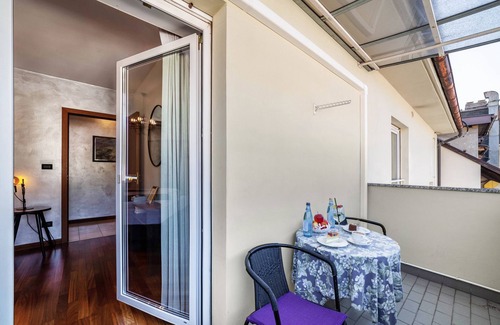 Merano Historic Center Apartment | Oceanfront Apartment 'König - The King 4th' with Balcony