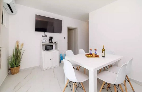 Kras Apartment | Holiday apartment Kras for 2 - 4 persons with 2 bedrooms - Holiday apartment