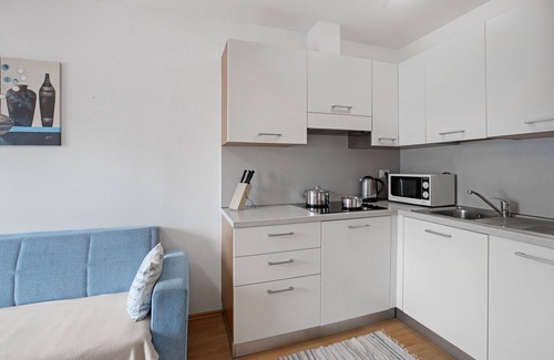 Valdaora di Sopra Apartment | Holiday Apartment “Kruma - Bankl 1” with Mountain View, Wi-Fi & Balcony