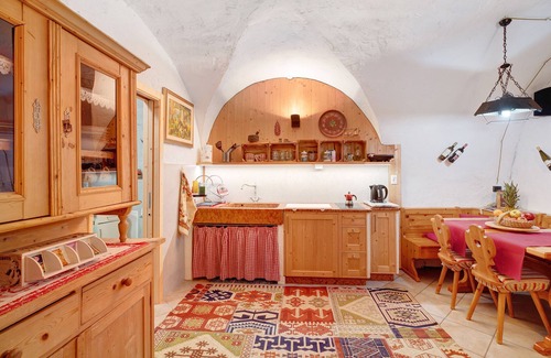 Fondo Apartment | Relaxing Holiday Apartment 'La Tavernetta' with Garden & Views