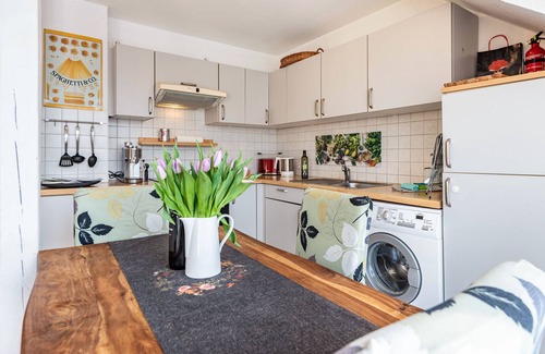Loerrach Apartment | Inviting Holiday Apartment "Laboehme" with Balcony & Wi-Fi