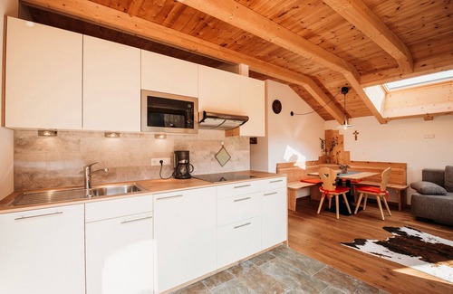 Luson Apartment | Scenic Holiday Apartment “Lahnbach Großkarneid” with Spa