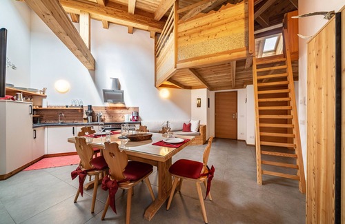 Racines Apartment | Mountain View Holiday Apartment with Private Terrace & Balconies