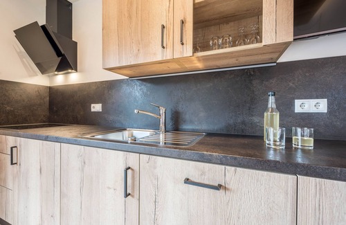 Verano Apartment | Mountain View Holiday Apartment "Lavendel" with Sauna & Wi-Fi