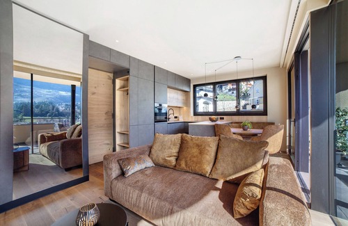 Merano Apartment | Mountain View Apartment 'Levita Living Wolke' with Terrace