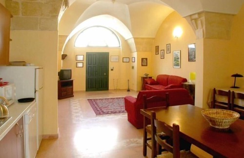 Lecce House | Cozy Holiday Apartment in Lecce for 2-5 Guests