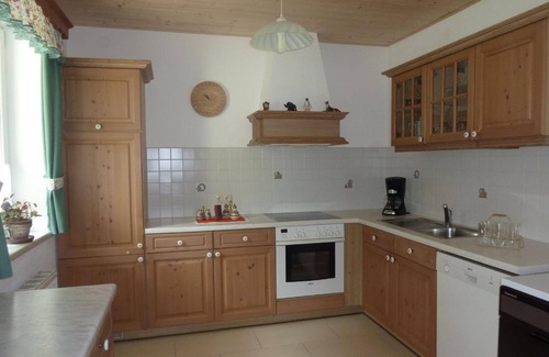 Loich House | Cozy Holiday Apartment Loich for 2-4 with Kitchen & Breakfast
