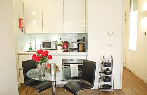 Bishopsgate Apartment | Cozy London Holiday Apartment for 1-2 Guests with Kitchen