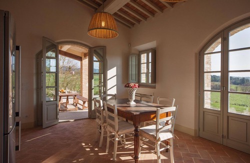 Castelfalfi Apartment | Cozy Holiday Apartment in Montaione with Pool & Kitchen