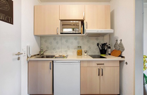 Kussaberg Apartment | Cozy Apartment "Magjar" with Balcony & Oceanfront Views