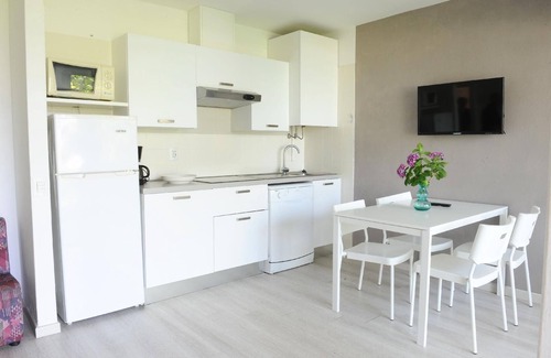 Campagnola Apartment | Cozy Holiday Apartment in Malcesine with Pool & Kitchen