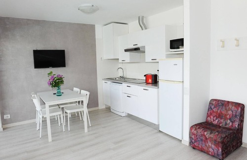 Campagnola Apartment | Cozy Holiday Apartment in Malcesine with Pool & Kitchen